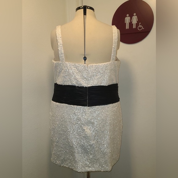 Plus Size White sequin mini dress - Picture 5 of 5